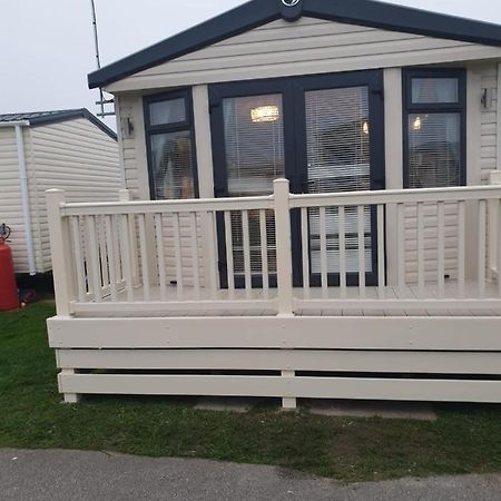 Swift Burgundy Prestatyn Exterior foto