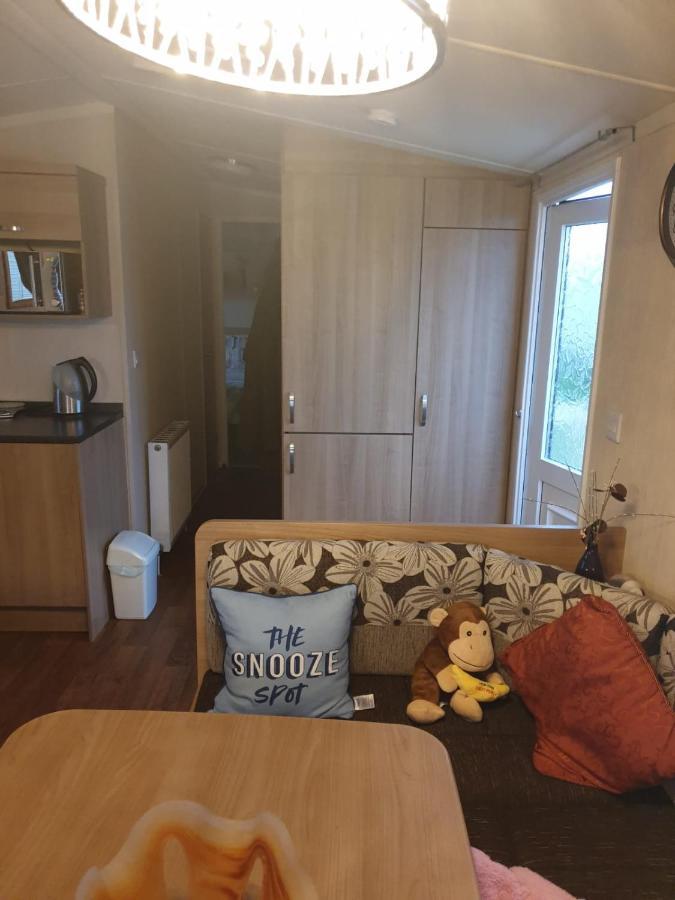 Swift Burgundy Prestatyn Exterior foto
