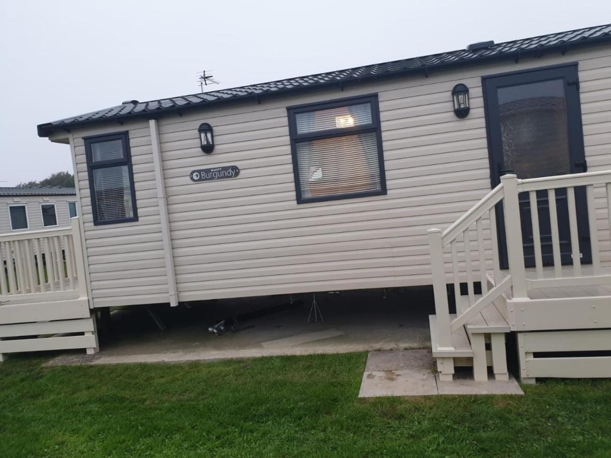 Swift Burgundy Prestatyn Exterior foto